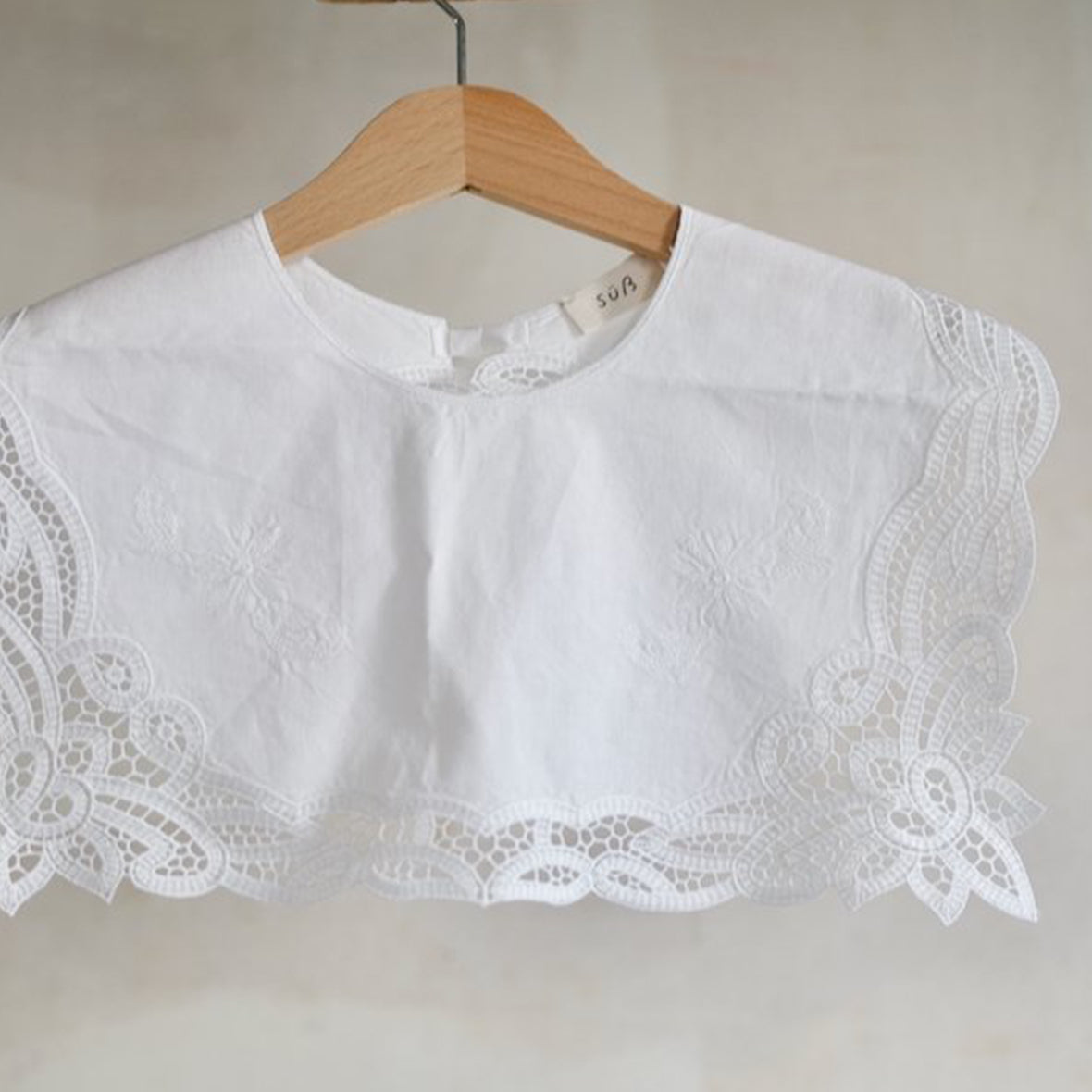 süß - Antique Lace Bib Salor