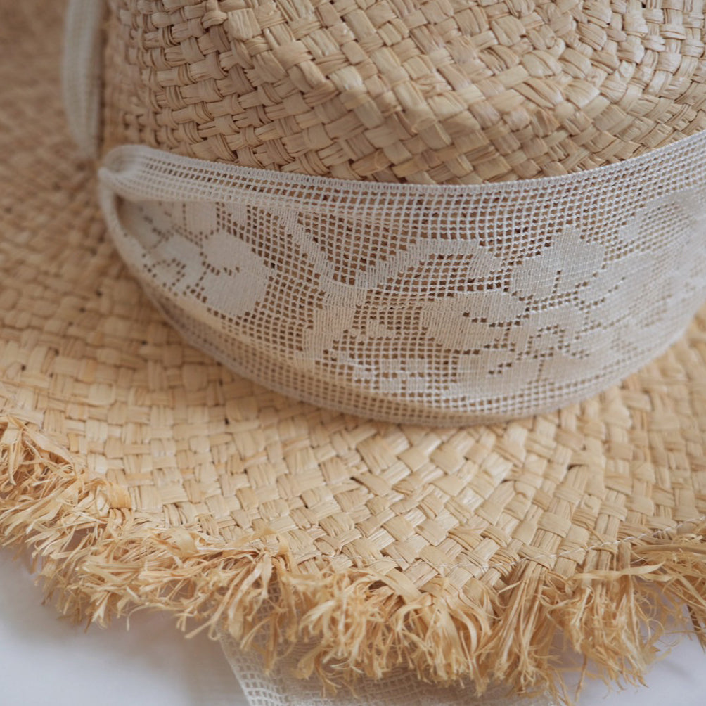 süß - Straw Hat with Italian Lace