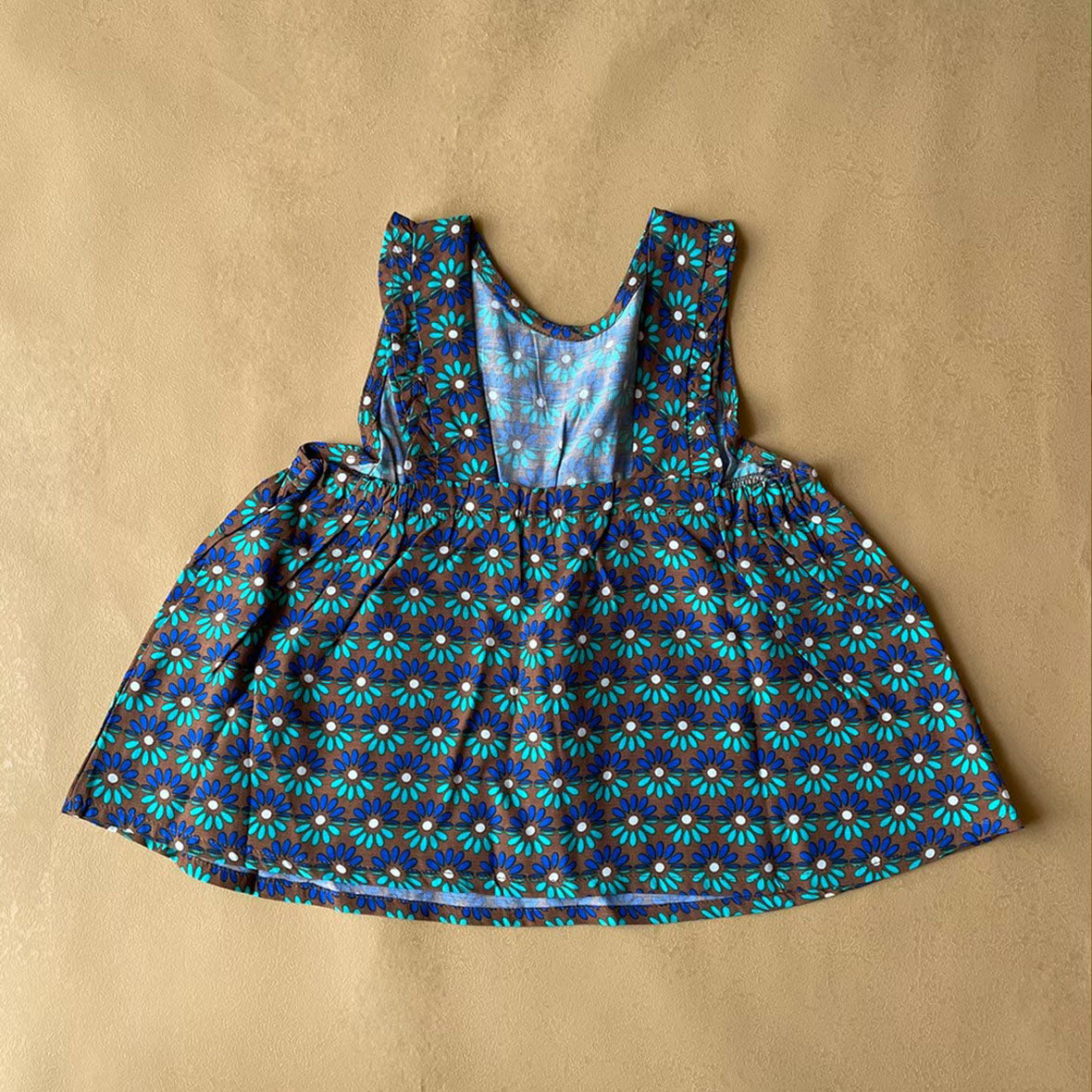 【30%OFF】&pal - flower print nosleeve shirt<brown>