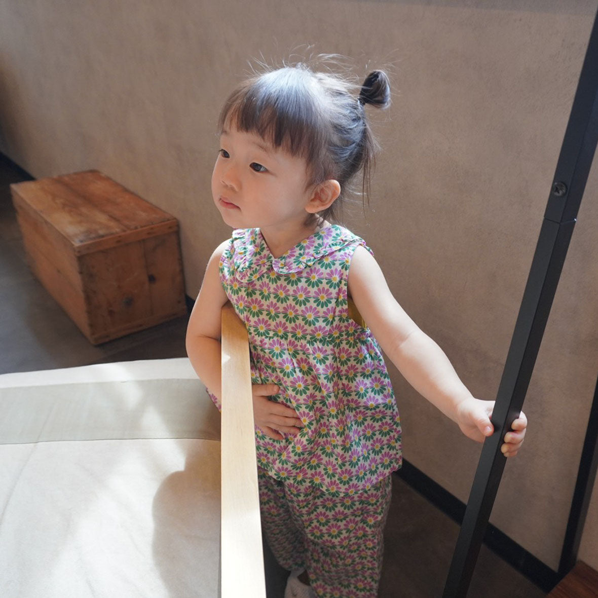 【30%OFF】&pal - flower print nosleeve shirt<pink>
